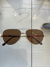 Load image into Gallery viewer, Vintage GOLD AVIATOR MADE ITALY POLARIZED 1970S
