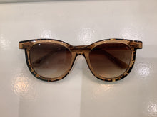Load image into Gallery viewer, Thierry Lasry Vacancy